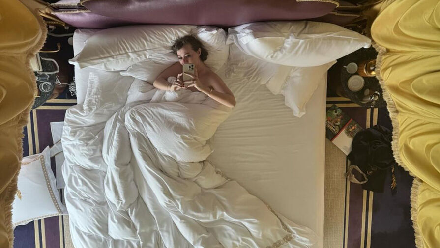 Журналистка Ксения Собчак выложила фото из кровати