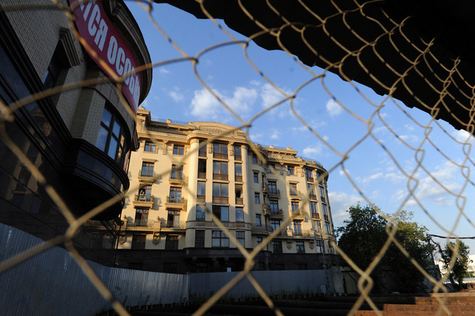 За год цены на элитное жилье в Москве снизились на 0,8%