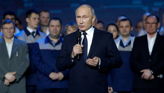 Владимир Путин на митинге, посвященном 85-летию Горьковского автомобильного завода в Нижнем...
