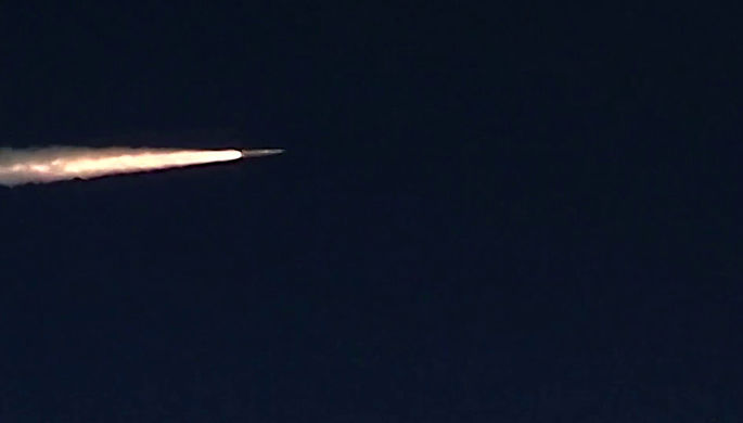 Экипаж истребителя МиГ-31 Воздушно-космических сил РФ выполнил практический учебно-боевой пуск...