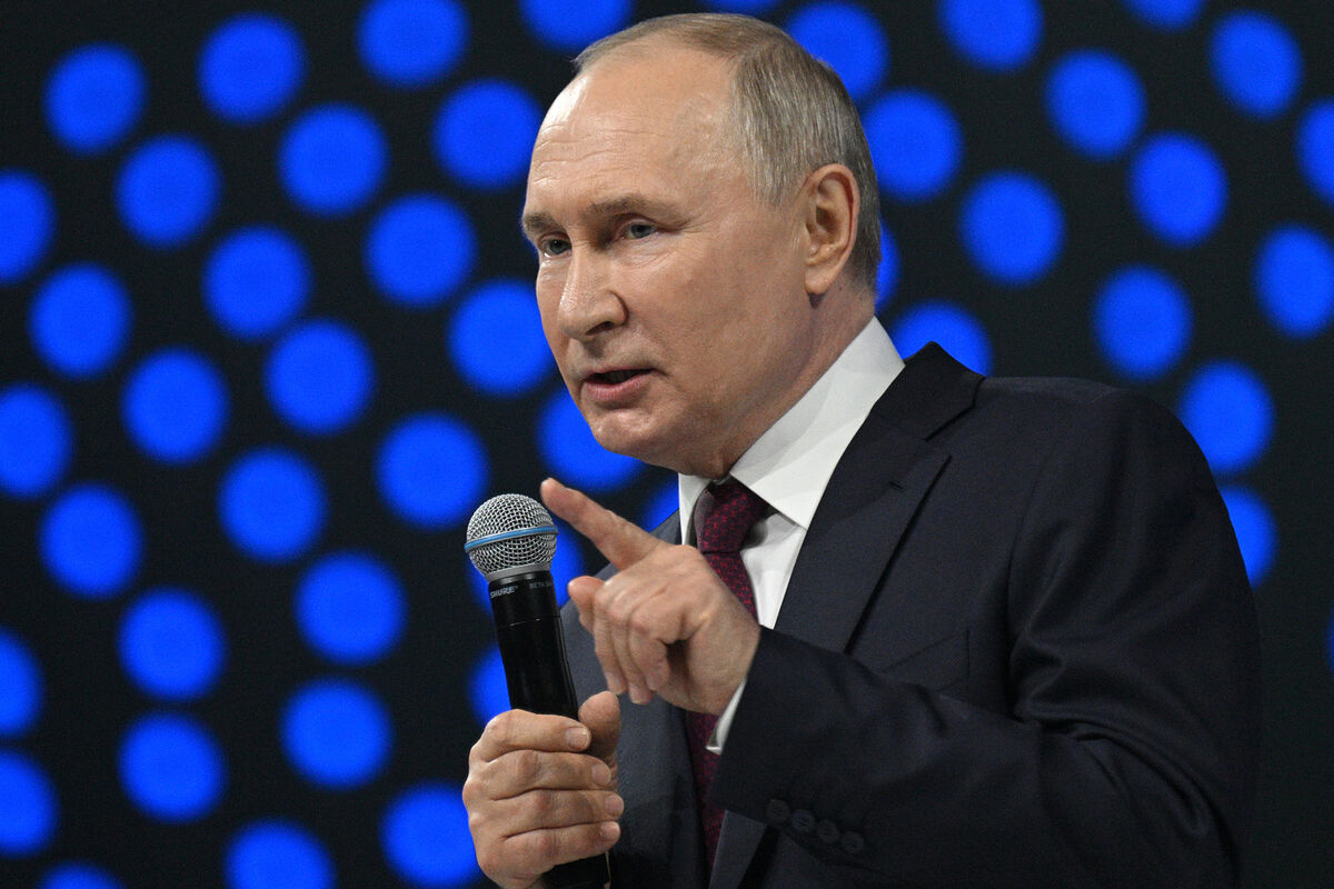 Путин назвал РФ надежным поставщиком энергоносителей для китайской экономики