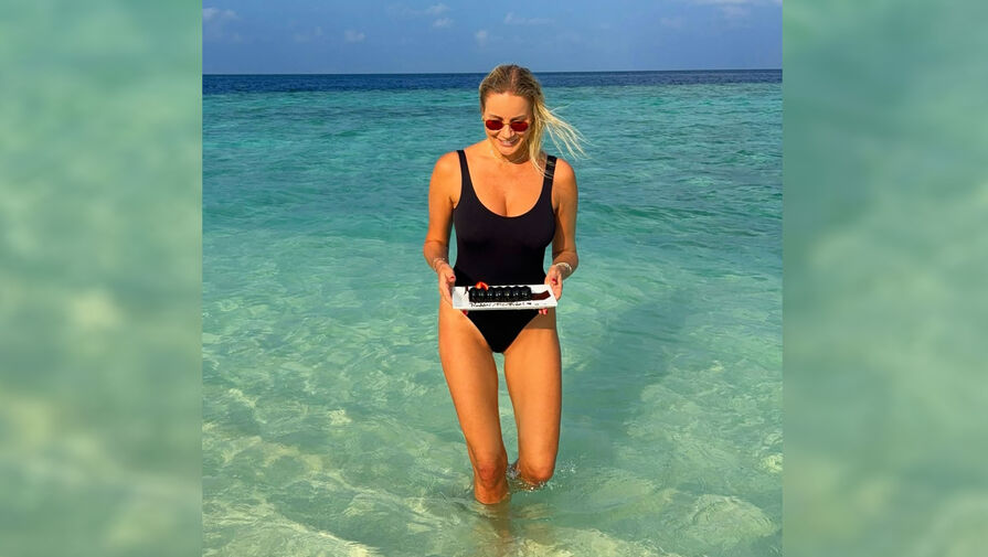 Ведущая Елена Летучая выложила фото в купальнике