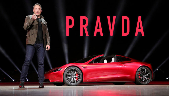Глава Tesla и SpaceX Илон Маск во время презентации спорткара Roadster 2 в Калифорнии, ноябрь 2017...