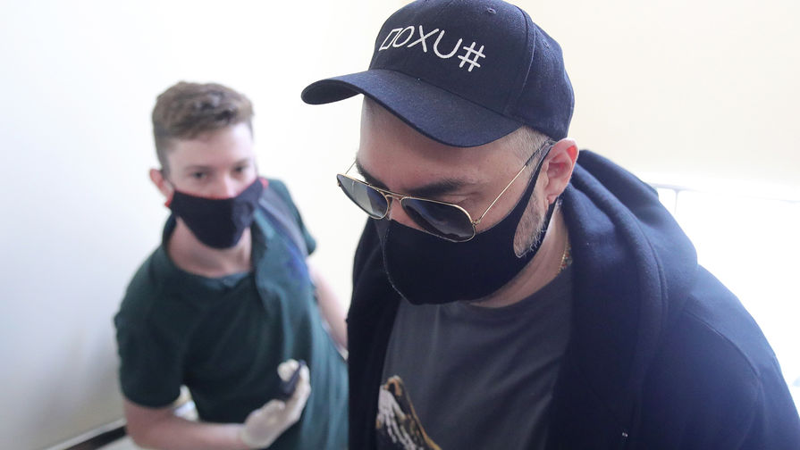 Кирилл Серебренников в Мещанском суде перед началом оглашения приговора по делу "Седьмой студии" о хищении бюджетных средств на сумму 133 млн рублей, выделенных на театральный проект "Платформа", 26 июня 2020 года