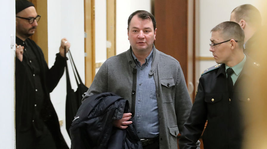 Режиссер Кирилл Серебренников и бывший гендиректор театральной труппы "Седьмая студия" Юрий Итин в Басманном суде Москвы, январь 2018 года