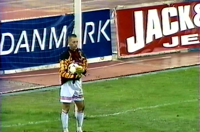 Сейв Тихонова в матче с Силькеборгом. Кубок УЕФА 1996/97