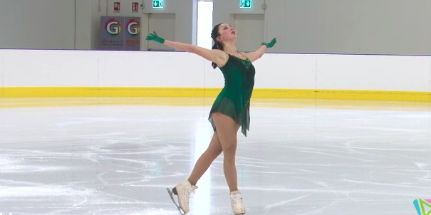 Анна Щербакова выступает в показательных выступлениях на чемпионате России по фигурному катанию в Саранске
