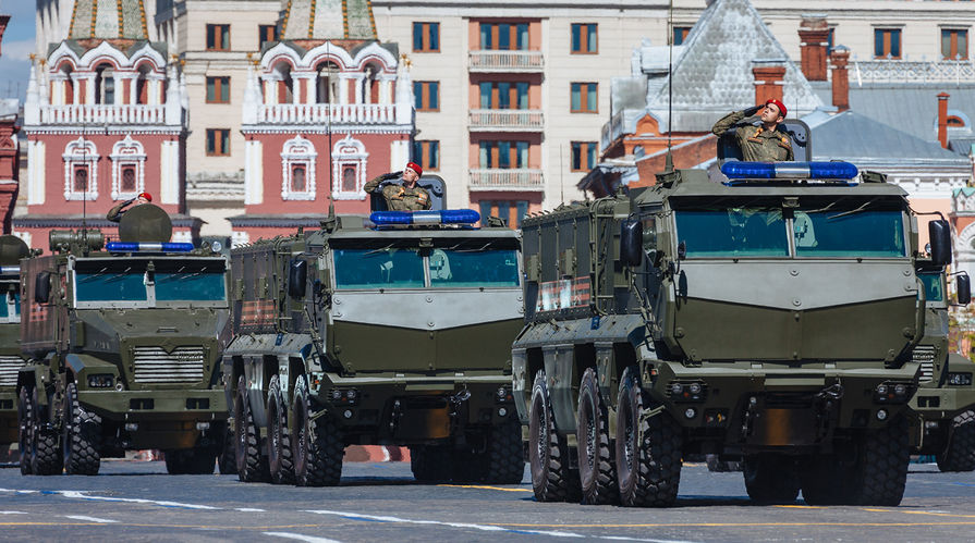Бронеавтомобиль "Тайфун-К" на генеральной репетиции военного парада в Москве, 7 мая 2017 года