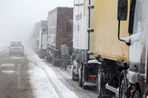 На федеральных трассах образовались пробки из-за мощных снегопадов