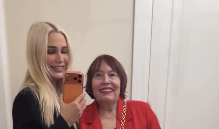 Актриса Наталья Рудова снялась с матерью в вечерних образах