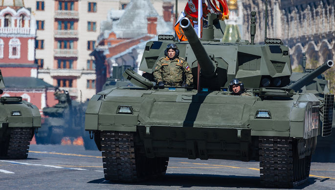 Танк Т-14 «Армата» на генеральной репетиции военного парада в Москве, 7 мая 2017 года