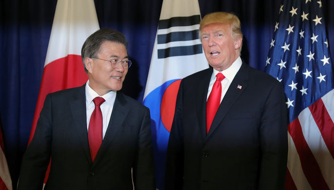 Президент Южной Кореи Мун Джэин и президент США Дональд Трамп на саммите G20 в Гамбурге, 2017 год