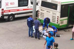 Ситуация на месте наезда автобуса на остановку общественного транспорта в московском районе Люблино, 20 июля 2020 года