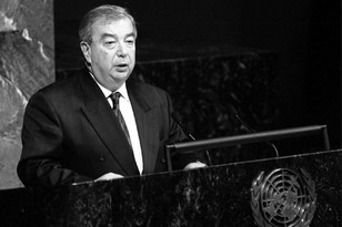 http://img.gazeta.ru/files3/885/6281885/upload-TASS_249061-pic308-308x205-86194.jpg