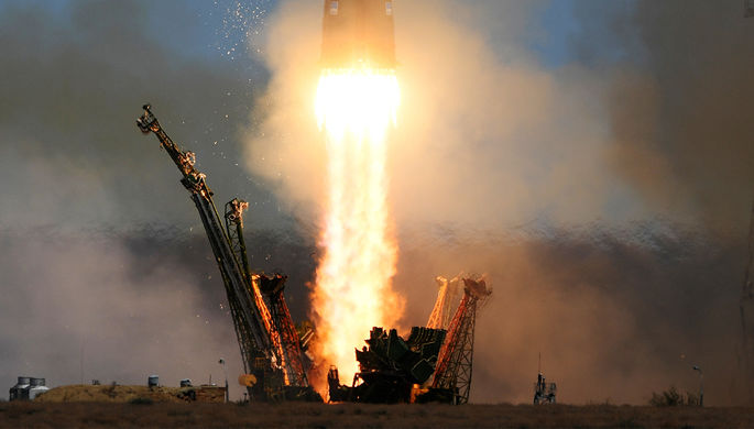 Пуск ракеты-носителя «Союз-ФГ» с транспортным пилотируемым кораблем «Союз...