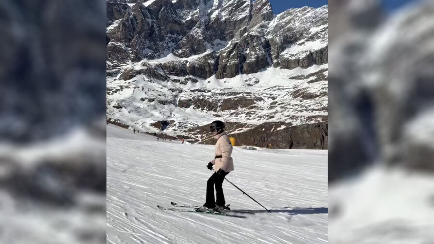 Певица Кети Топурия в костюме снялась на горнолыжном склоне