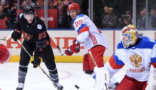 «Бобровский — настоящий фанатик хоккея»