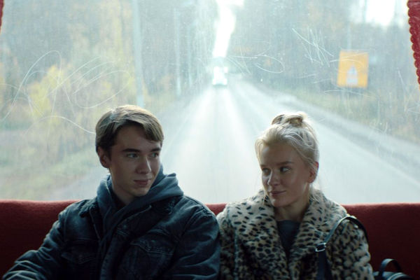 Кадр из сериала «Happy End» (2021)
