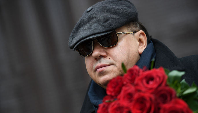 Актер Станислав Садальский на церемонии прощания с актрисой Людмилой Ивановой на новой сцене театра...