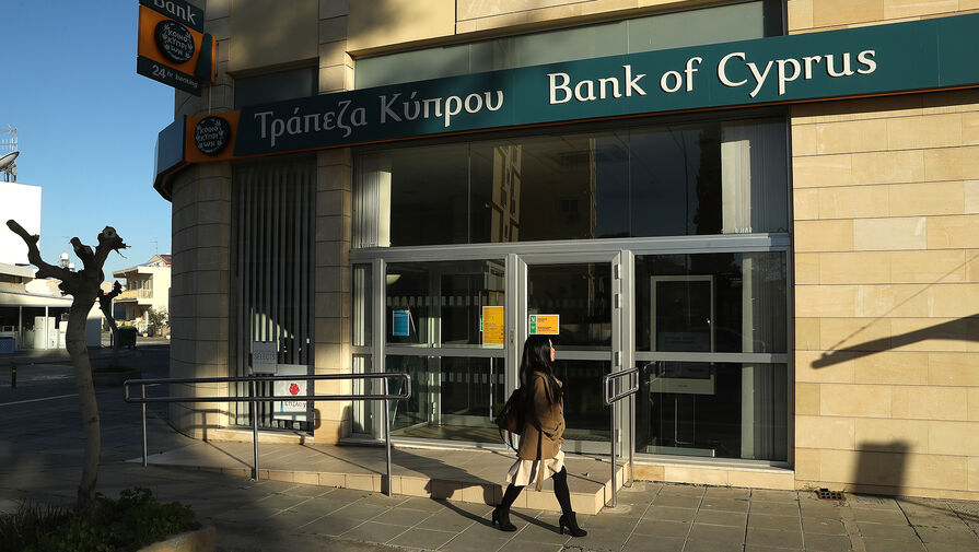 Politis: на Кипре запретили банкам проводить операции с российским рублем