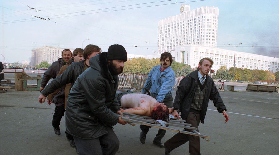Пострадавший у Белого дома в Москве, 4 октября 1993 года