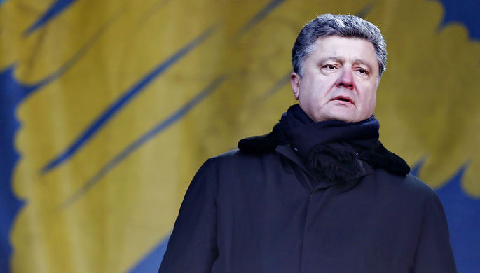 Депутат Верховной рады Украины Петр Порошенко во время «народного вече» на Майдане...