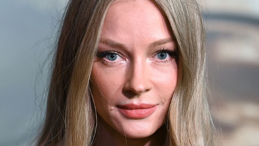 Актриса Светлана Ходченкова в полупрозрачном платье появилась на публике