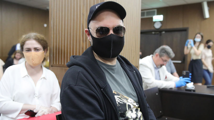 Режиссер Кирилл Серебренников и директор Российского академического молодежного театра (РАМТ) Софья Апфельбаум, 26 июня 2020 года
