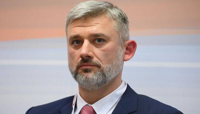 Министр транспорта Евгений Дитрих (сменил на посту Максима Соколова)