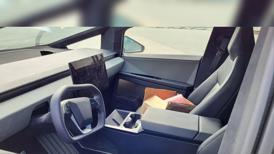 Electrek: появились подробные фотографии интерьера Tesla Cybertruck
