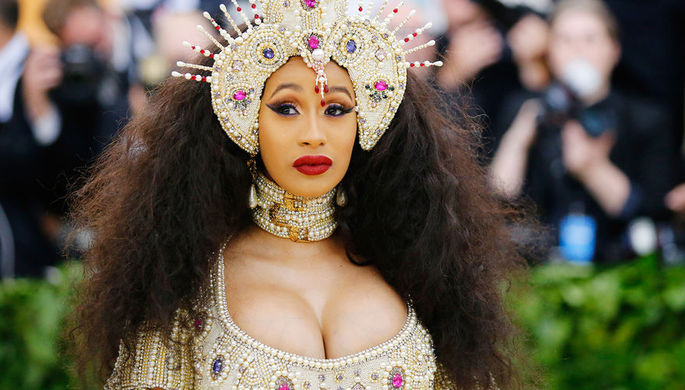 Певица Cardi B во время бала Института костюма Met Gala в Нью-Йорке, 7 мая 2018 года