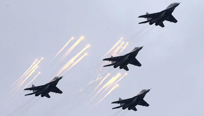 Истребители МиГ-29 во время парада в Минске, посвященного празднованию Дня независимости Белоруссии