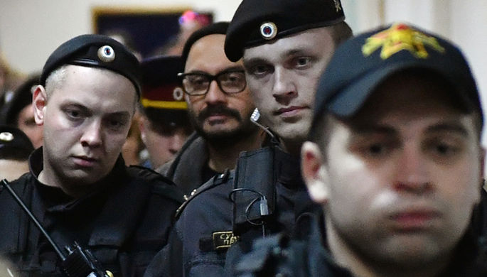 Режиссер Кирилл Серебренников в Басманном суде Москвы, где рассматривается ходатайство следствия о...
