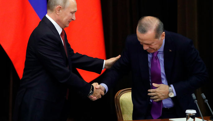 Президент России Владимир Путин и президент Турции Реджеп Тайип Эрдоган во время совместного...