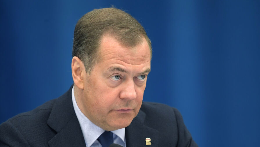 Медведев задался вопросом о лояльности 