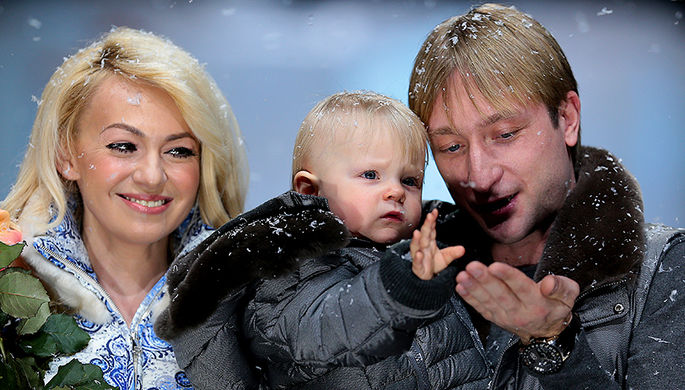 Евгений Плющенко и Яна Рудковская поженились в 2009 году. Пара воспитывает сына Александра, который...