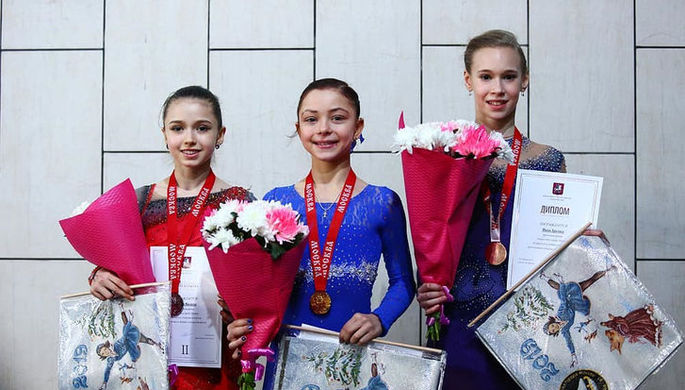 Российские фигуристки Камила Валиева, Софья Самоделкина и Майя Хромых (слева направо)