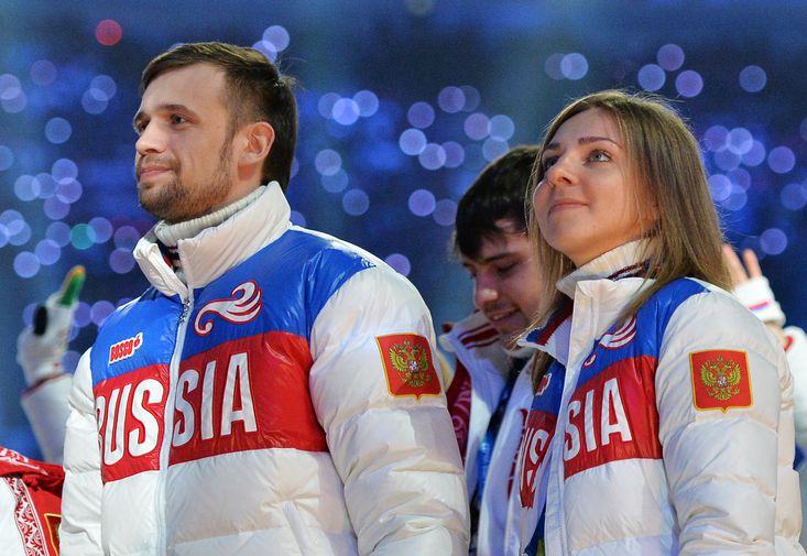 Олимпийский чемпион соревнований по скелетону Александр Третьяков и бронзовый призер соревнований по скелетону Елена Никитина