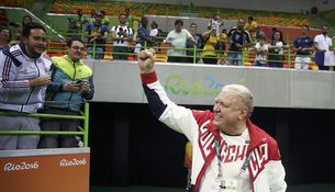 «Тренер – это вам не тапочки поменять!»
