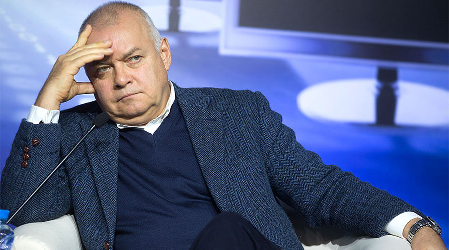 Актер Василий Лановой на торжественной церемонии вручения премии ТЭФИ за высшие достижения в области...