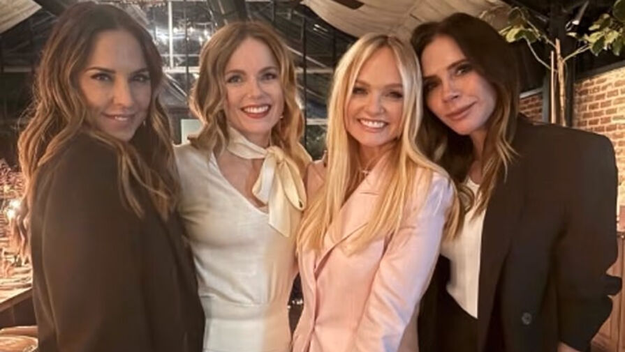 Дизайнер Бекхэм встретилась с участницами Spice Girls после ссоры с сыном