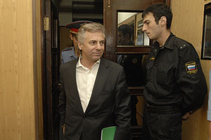 Бизнесмен Юрий Финк приговорен к шести годам за мошенничество Бизнесмен Юрий Финк приговорен к шести годам за мошенничество