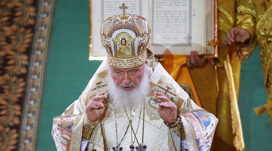 Патриарх Московский и всея Руси Кирилл во время рождественского богослужения в храме Христа Спасителя в Москве, 6 января 2018 года