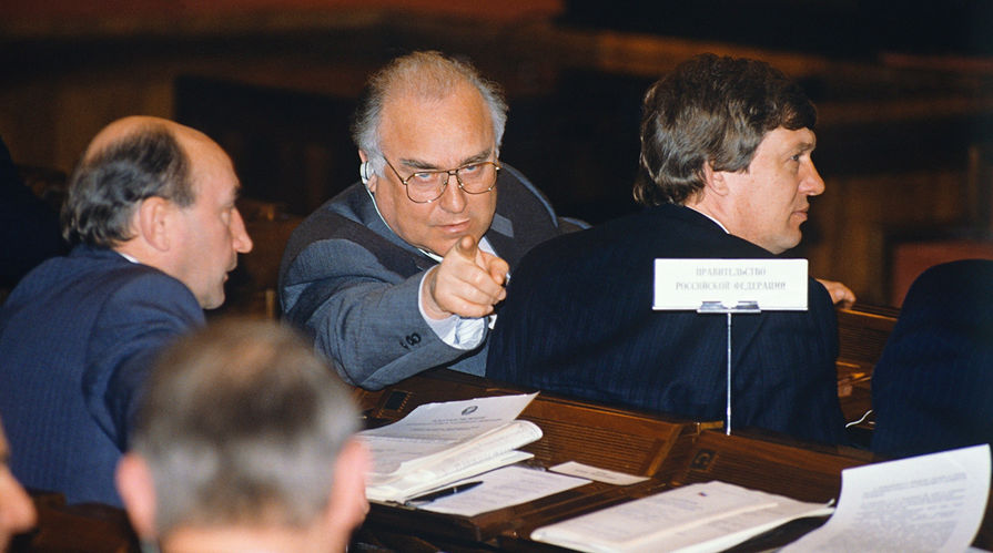 1993 год. Виктор Черномырдин на IX внеочередном съезде народных депутатов РФ