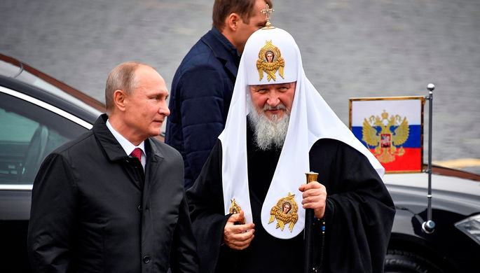 Владимир Путин и Патриарх Кирилл на Красной Площади в день народного единства