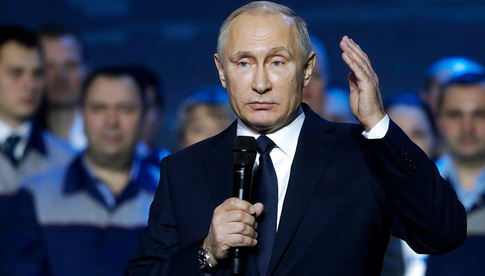 Владимир Путин на митинге, посвященном 85-летию Горьковского автомобильного завода в Нижнем...