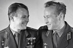 Юрий Гагарин и Алексей Леонов, 1965 год