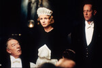 <b>«Госфорд-парк» (2001)</b>
<br><br>
«Госфорд-парк» считают одним из лучших фильмов режиссера Роберта Олтмана. Сюжет картины разворачивается в 1932 году вокруг убийства в загородном поместье, принадлежащем сэру Уильяму Маккордлу, которого и сыграл Майкл Гэмбон. События трагического выходного дня последовательно представлены глазами обеспеченных гостей и слуг поместья. Фильм послужил одним из источников вдохновения для телесериала «Аббатство Даунтон».