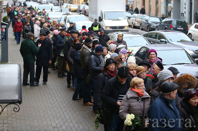 Прощание с Михаилом Задорновым в церкви Александра Невского в Риге, 15 ноября 2017 года