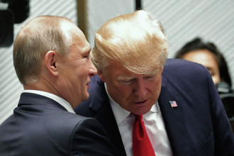 Владимир Путин (слева) и Дональд Трамп
